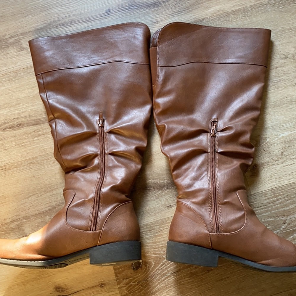 American Eagle Women’s Brown Knee High Boots - Picture 7 of 16